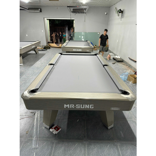 MR SUNG XÁM TRẮNG